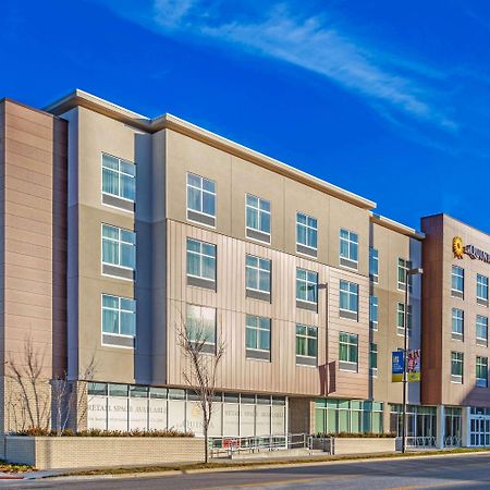 La Quinta Inn & Suites By Wyndham Kansas City Beacon Hill Buitenkant foto
