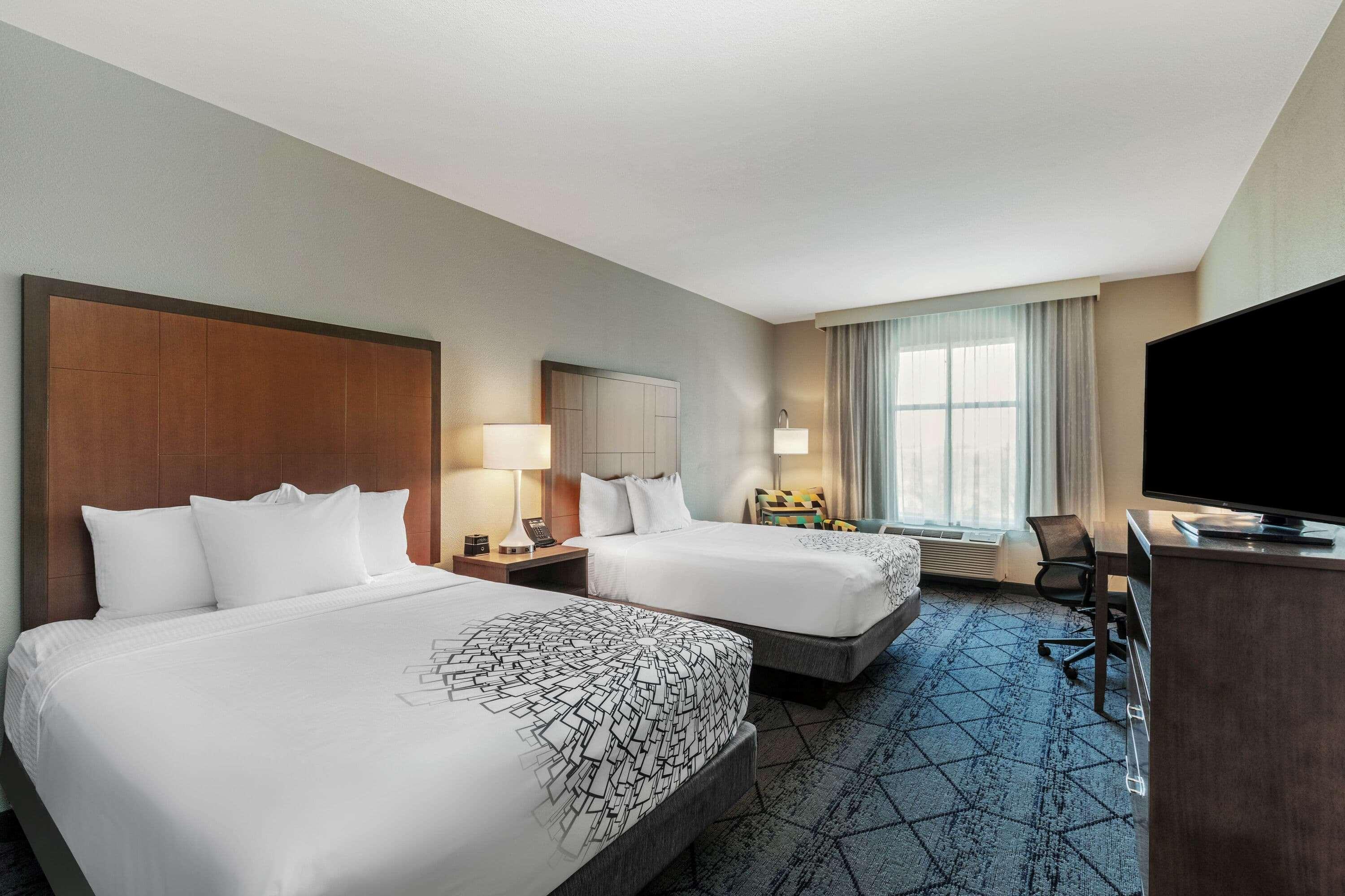 La Quinta Inn & Suites By Wyndham Kansas City Beacon Hill Buitenkant foto