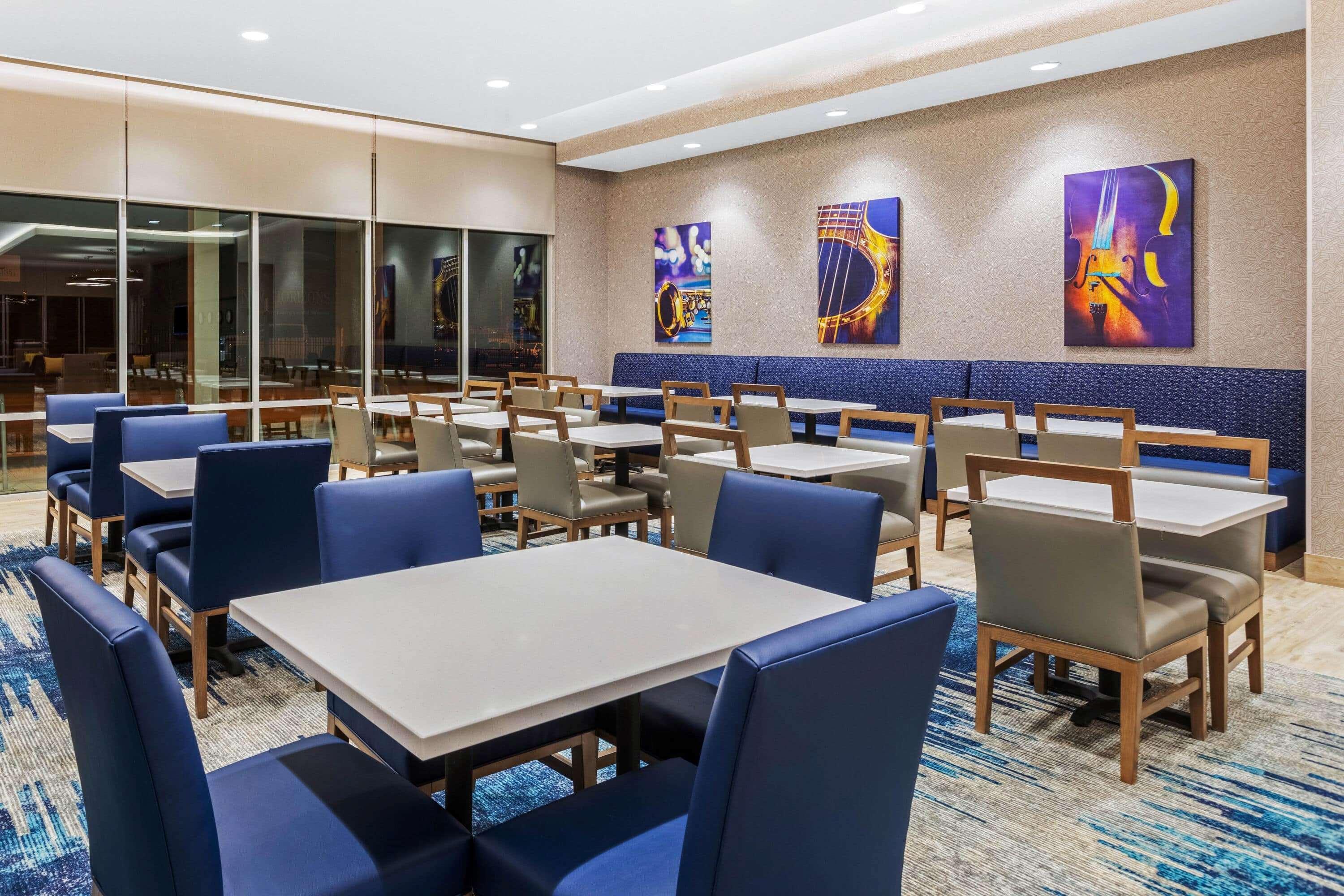 La Quinta Inn & Suites By Wyndham Kansas City Beacon Hill Buitenkant foto
